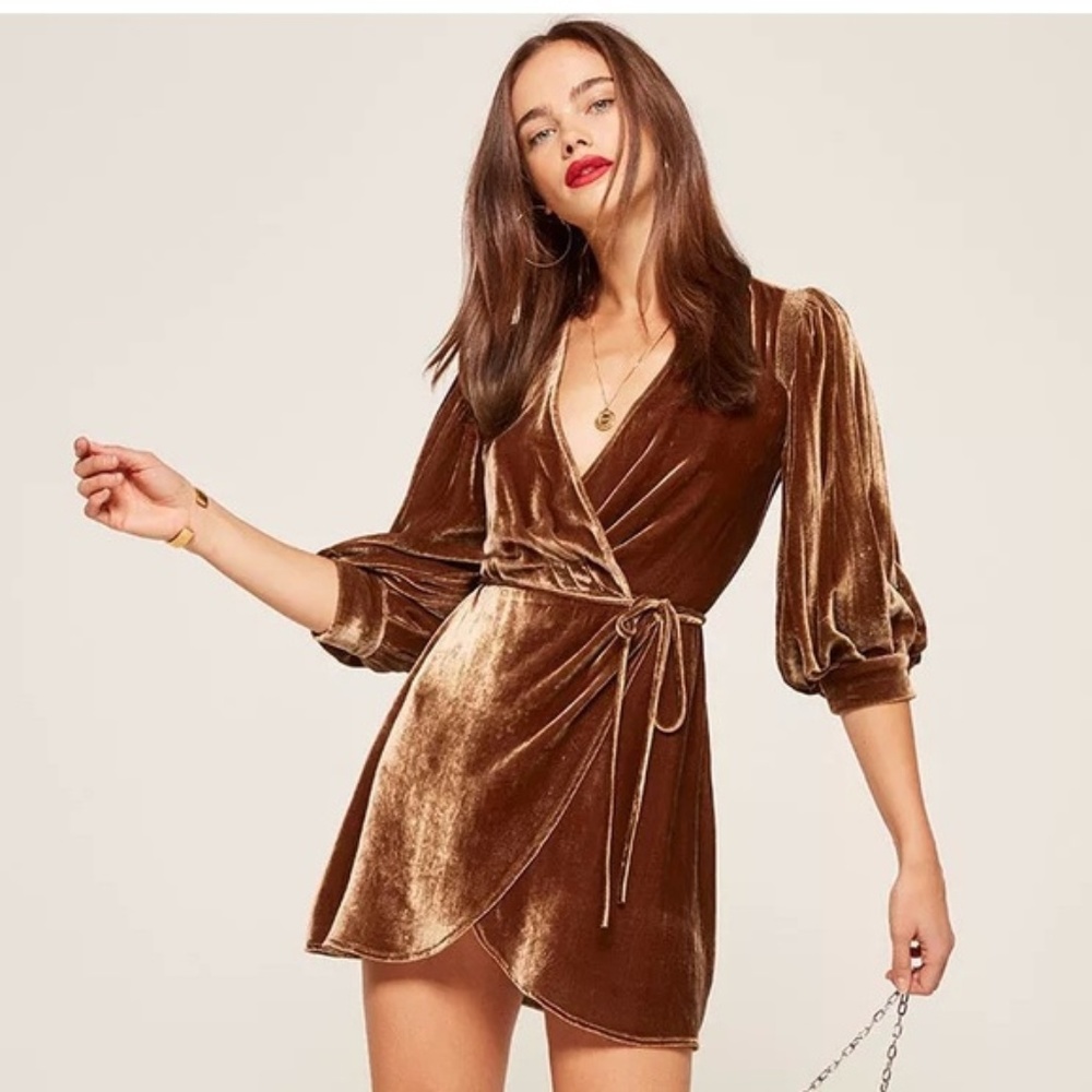 MUST GO! NWOT Bria Reformation Velvet Wrap Dress
